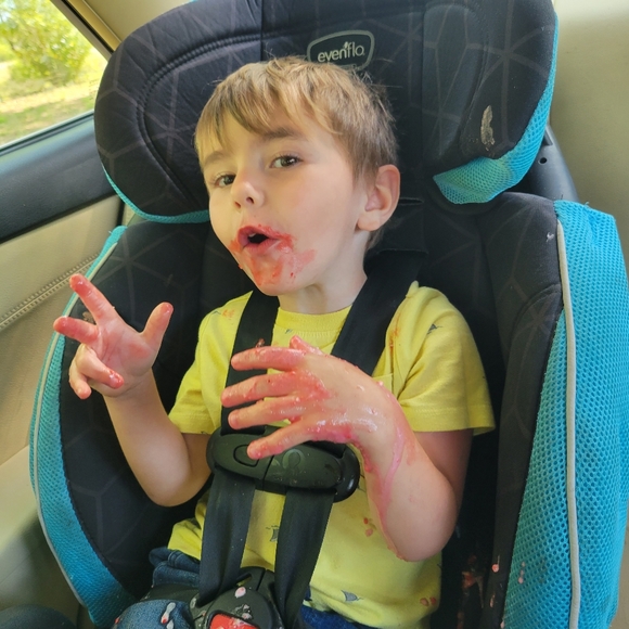 Meet your Posher, Megan - Picture 3 of 16